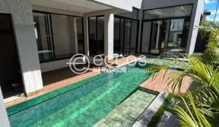 Casa em condomínio à venda, 3 quartos, 3 suítes, 6 vagas, Granja Marileusa - Uberlândia/MG