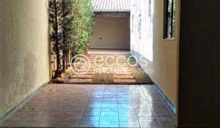 Casa à venda, 3 quartos, 1 suíte, 3 vagas, Laranjeiras - Uberlândia/MG