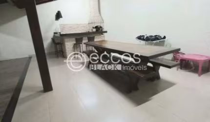 Casa à venda, 3 quartos, 1 suíte, 3 vagas, Jardim Europa - Uberlândia/MG