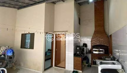 Casa à venda, 5 quartos, 1 suíte, 5 vagas, Luizote de Freitas - Uberlândia/MG