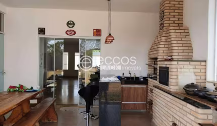 Chácara à venda, 3 quartos, 1 suíte, Valparaíso - Uberlândia/MG