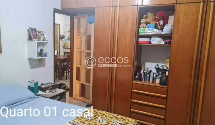 Casa à venda, 3 quartos, 2 vagas, Jardim Patrícia - Uberlândia/MG