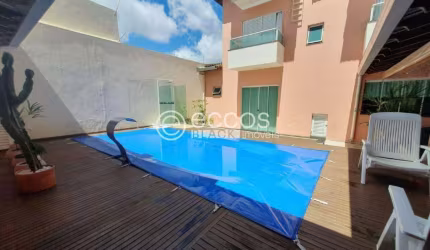 Casa à venda, 4 quartos, 1 suíte, 2 vagas, Santa Mônica - Uberlândia/MG