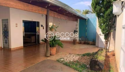 Casa à venda, 3 quartos, 1 suíte, 2 vagas, Nova Uberlândia - Uberlândia/MG