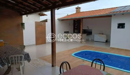 Casa à venda, 2 quartos, 1 suíte, 3 vagas, Cidade Jardim - Uberlândia/MG