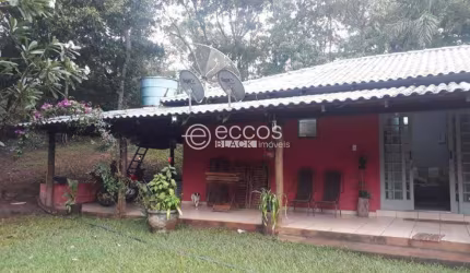 Chácara à venda, 4 quartos, Zona Rural - Uberlândia/MG