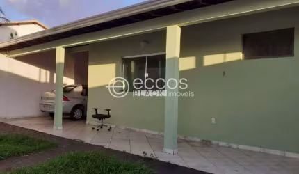 Casa à venda, 3 quartos, 1 suíte, 2 vagas, Cidade Jardim - Uberlândia/MG