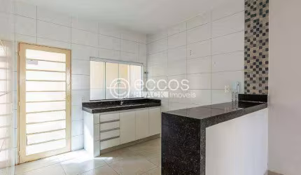 Casa à venda, 3 quartos, 2 vagas, Luizote de Freitas - Uberlândia/MG