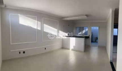 Casa à venda, 2 quartos, 1 suíte, 2 vagas, Jardim Canaã - Uberlândia/MG