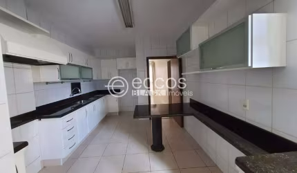 Apartamento à venda, 4 quartos, 1 suíte, 1 vaga, Centro - Uberlândia/MG