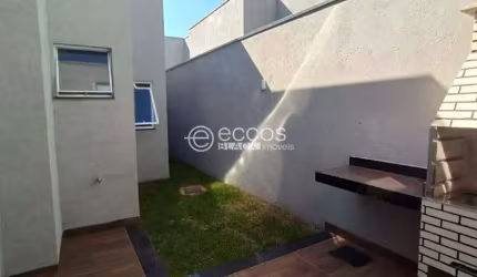 Casa à venda, 2 quartos, 1 suíte, 2 vagas, Laranjeiras - Uberlândia/MG
