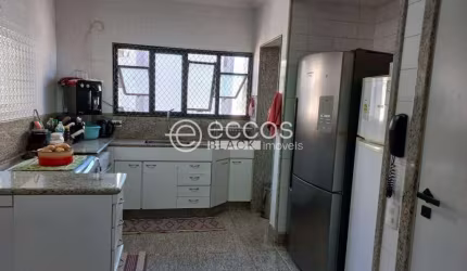 Apartamento à venda, 3 quartos, 1 suíte, 2 vagas, Osvaldo Rezende - Uberlândia/MG