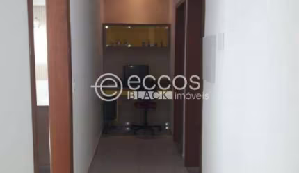Casa em condomínio à venda, 3 quartos, 1 suíte, 4 vagas, Umuarama - Uberlândia/MG