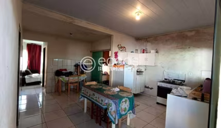Casa à venda, 3 quartos, 5 vagas, Taiaman - Uberlândia/MG