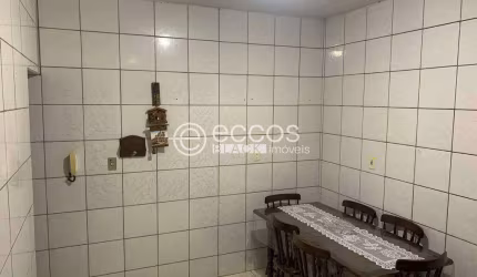 Casa à venda, 3 quartos, 1 suíte, 3 vagas, Shopping Park - Uberlândia/MG