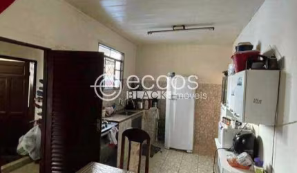 Casa à venda, 4 quartos, 2 vagas, CENTRO - ARAGUARI/MG