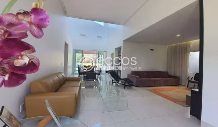 Chácara à venda, 3 quartos, 3 suítes, 3 vagas, Tocantins - Uberlândia/MG