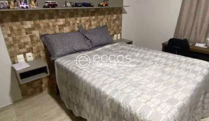 Casa à venda, 2 quartos, 2 vagas, Segismundo Pereira - Uberlândia/MG