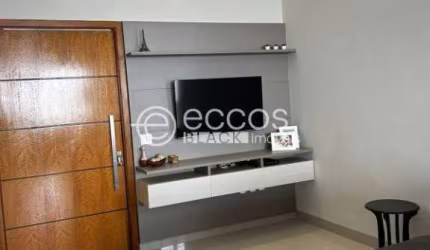Casa à venda, 3 quartos, 3 suítes, 2 vagas, Alto Umuarama - Uberlândia/MG