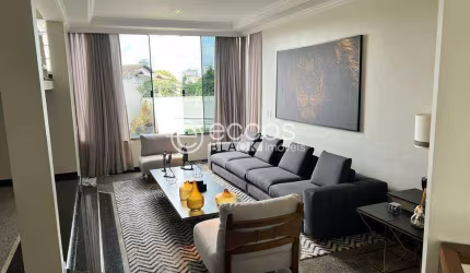 Casa à venda, 4 quartos, 2 suítes, Cidade Jardim - Uberlândia/MG