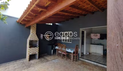 Casa à venda, 3 quartos, 1 suíte, 4 vagas, Brasil - Uberlândia/MG