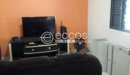 Casa à venda, 3 quartos, 1 suíte, 3 vagas, Jardim das Palmeiras - Uberlândia/MG