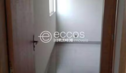 Casa à venda, 2 quartos, 1 suíte, 2 vagas, Loteamento Monte Hebron - Uberlândia/MG