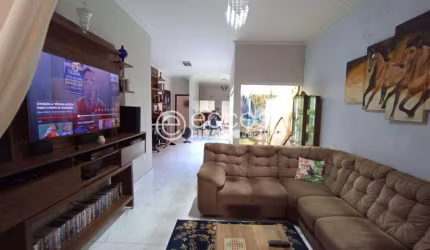 Casa à venda, 3 quartos, 2 suítes, 2 vagas, MILENIUM - ARAGUARI/MG