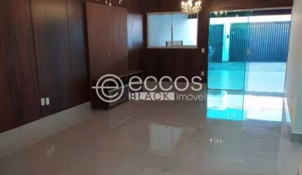 Casa à venda, 3 quartos, 3 suítes, 4 vagas, Granada - Uberlândia/MG