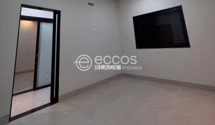 Casa à venda, 3 quartos, 3 suítes, 3 vagas, Laranjeiras - Uberlândia/MG