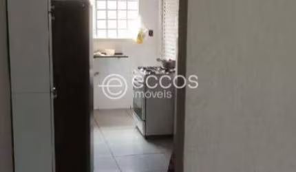 Casa à venda, 3 quartos, 1 suíte, 4 vagas, Jardim Sucupira - Uberlândia/MG