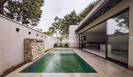 Casa em condomínio à venda, 4 quartos, 3 suítes, 2 vagas, Laranjeiras - Uberlândia/MG