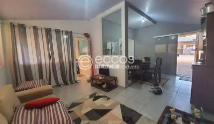 Casa à venda, 3 quartos, 1 suíte, 2 vagas, Shopping Park - Uberlândia/MG