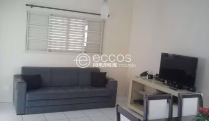 Casa à venda, 3 quartos, 1 suíte, 2 vagas, Cidade Jardim - Uberlândia/MG