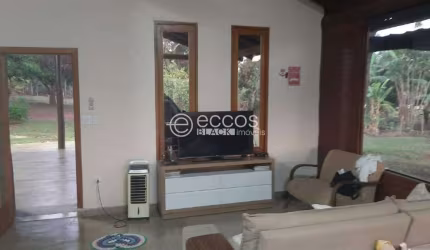 Chácara à venda, 4 quartos, 1 suíte, Chácaras Eldorado - Uberlândia/MG