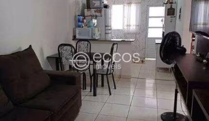 Casa em condomínio à venda, 2 quartos, 2 vagas, Loteamento Residencial Pequis - Uberlândia/MG
