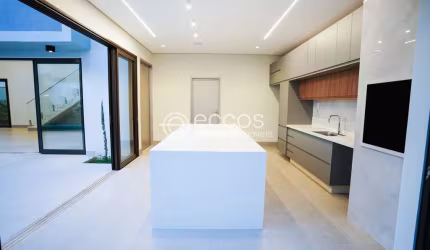 Casa em condomínio à venda, 3 quartos, 3 suítes, 4 vagas, Nova Uberlândia - Uberlândia/MG