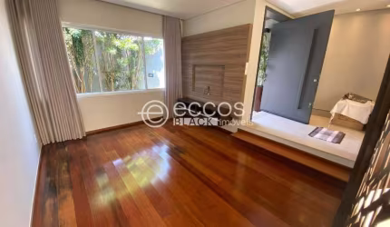 Casa à venda, 3 quartos, 1 suíte, 3 vagas, Tabajaras - Uberlândia/MG
