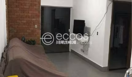 Casa à venda, 3 quartos, Jardim das Palmeiras - Uberlândia/MG