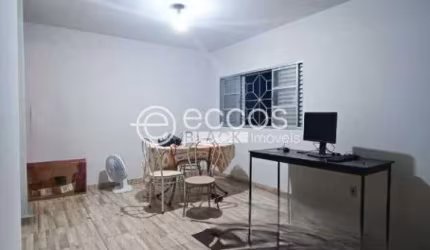 Apartamento à venda, 3 quartos, 1 suíte, 1 vaga, Saraiva - Uberlândia/MG