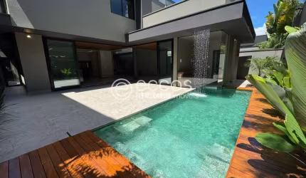Casa em condomínio à venda, 5 quartos, 5 suítes, 4 vagas, Jardim Sul - Uberlândia/MG