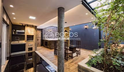 Casa à venda, 4 quartos, 4 suítes, 3 vagas, Granja Marileusa - Uberlândia/MG