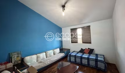 Casa à venda, 5 quartos, 3 suítes, 4 vagas, Lídice - Uberlândia/MG