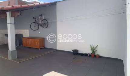 Casa à venda, 3 quartos, 1 suíte, 2 vagas, Jardim Patrícia - Uberlândia/MG