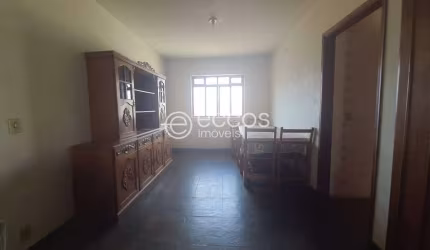 Apartamento à venda, 3 quartos, 1 suíte, 2 vagas, Osvaldo Rezende - Uberlândia/MG