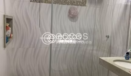 Casa à venda, 4 quartos, 2 suítes, 2 vagas, Osvaldo Rezende - Uberlândia/MG