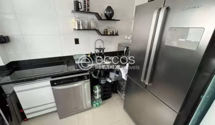Apartamento à venda, 2 quartos, 1 suíte, 1 vaga, Martins - Uberlândia/MG