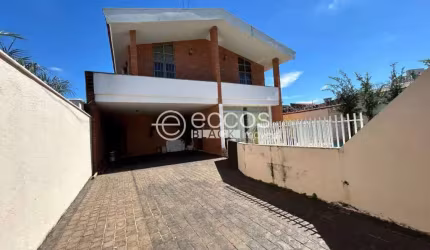 Casa à venda, 3 quartos, 1 suíte, 4 vagas, Tabajaras - Uberlândia/MG
