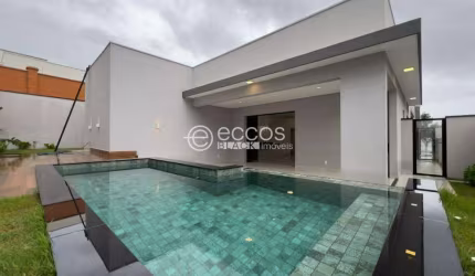 Casa em condomínio à venda, 3 quartos, 3 suítes, 5 vagas, Granja Marileusa - Uberlândia/MG