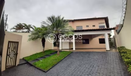 Casa para aluguel, 3 quartos, 1 suíte, 3 vagas, Cidade Jardim - Uberlândia/MG